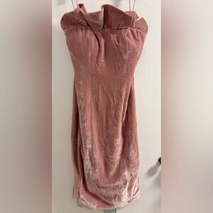 cinq a sept Dusty Rose Velvet Strapless Midi Dress - size 4